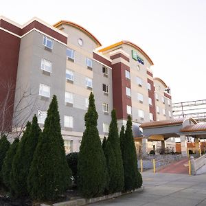 Holiday Inn Express Maspeth, An Ihg Hotel